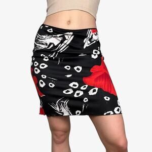 Floral print mini skirt black white red stretchy waistband - fits like XS / S